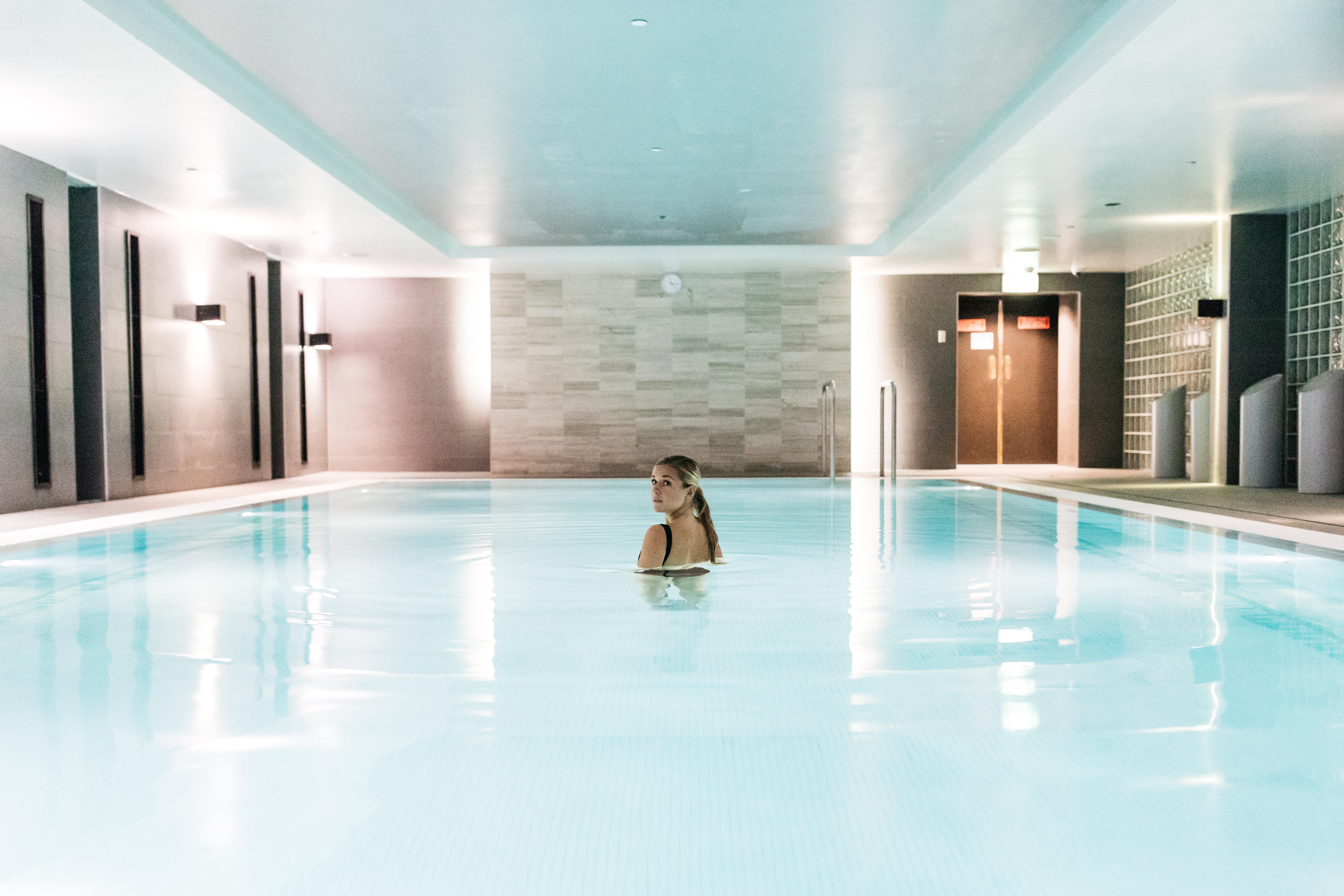 Shangri-La Σίδνεϊ Εξωτερικό φωτογραφία The swimming pool at the hotel