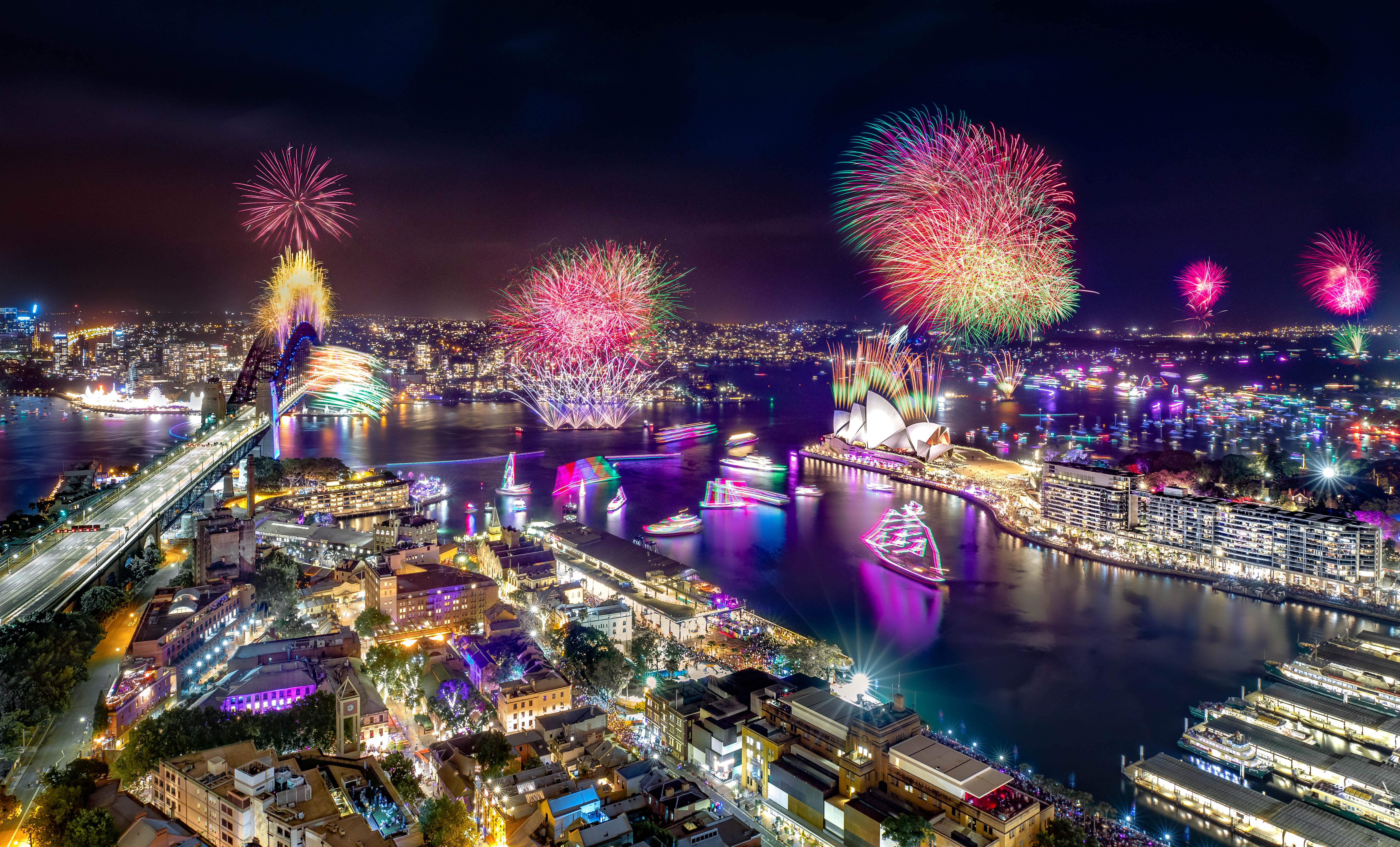 Shangri-La Σίδνεϊ Εξωτερικό φωτογραφία Sydney Harbour Bridge and Opera House at night